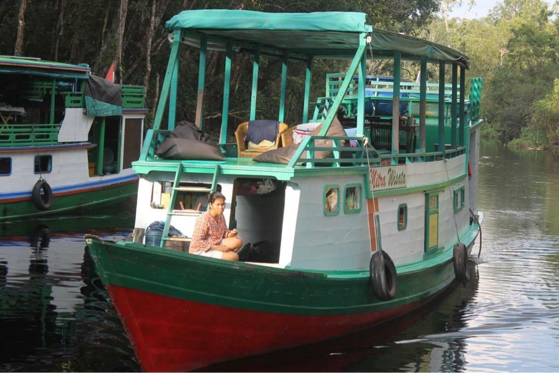 Orangutan Shaka Houseboat With Cabin Pangkalan Bun Bagian luar foto