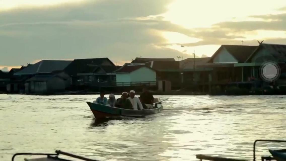 Orangutan Shaka Houseboat With Cabin Pangkalan Bun Bagian luar foto